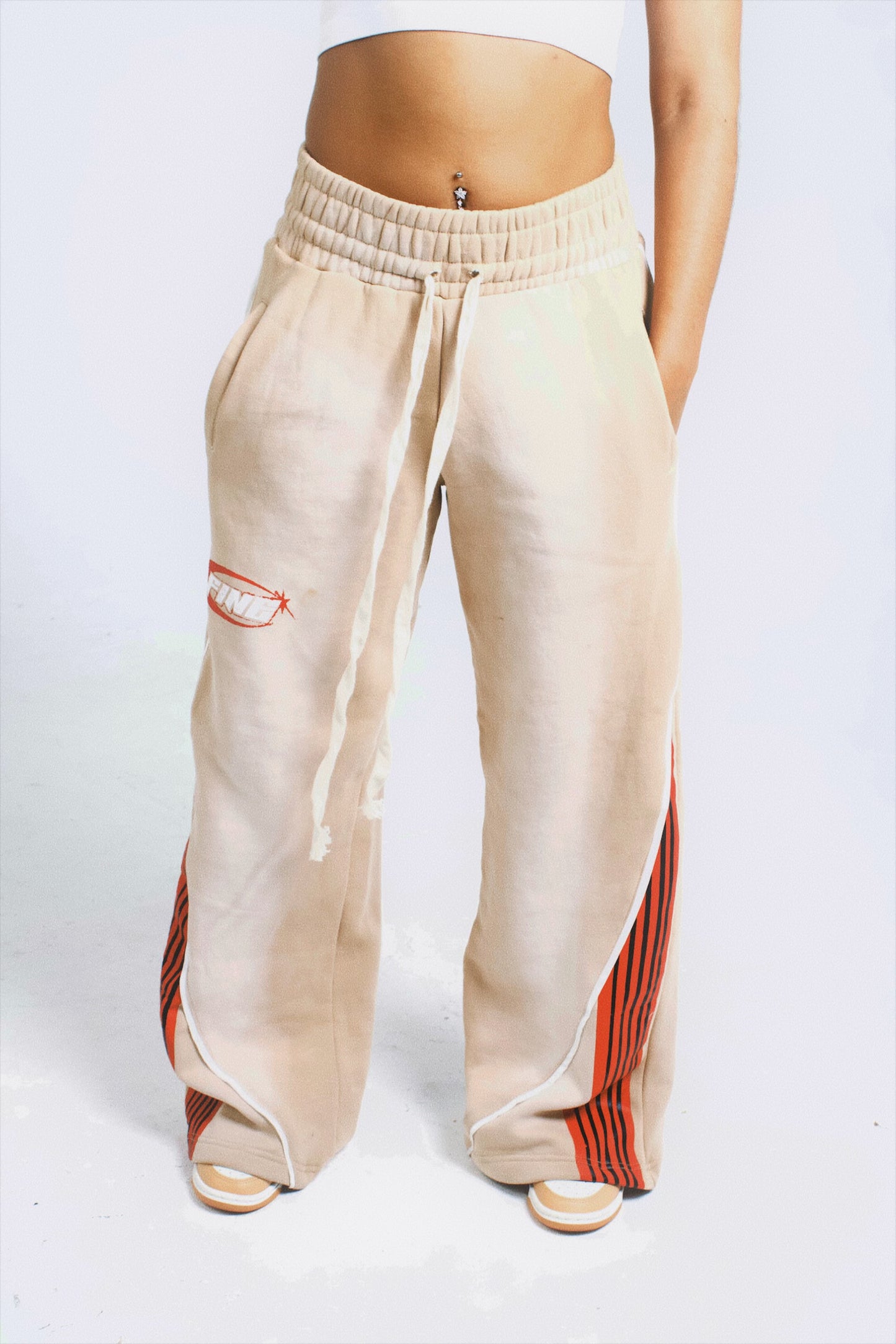 “CREAM CHERRY” SWEATPANTS